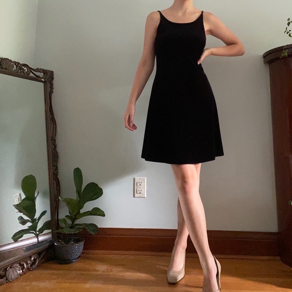 BLACK VELVET DRESS - Picture 7 of 8